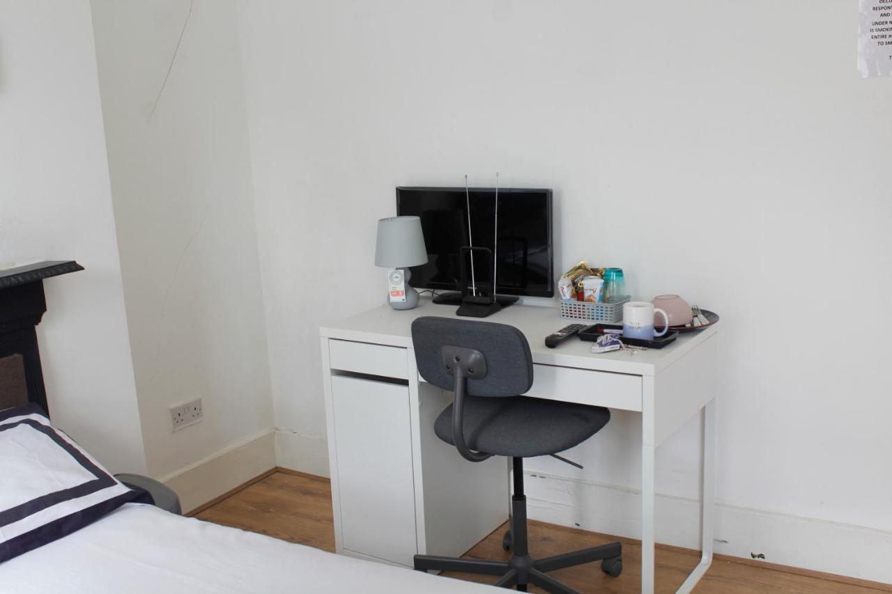 Cozy Rooms Or Apartment In London Townhouse Fast Links To Central Pokoj fotografie